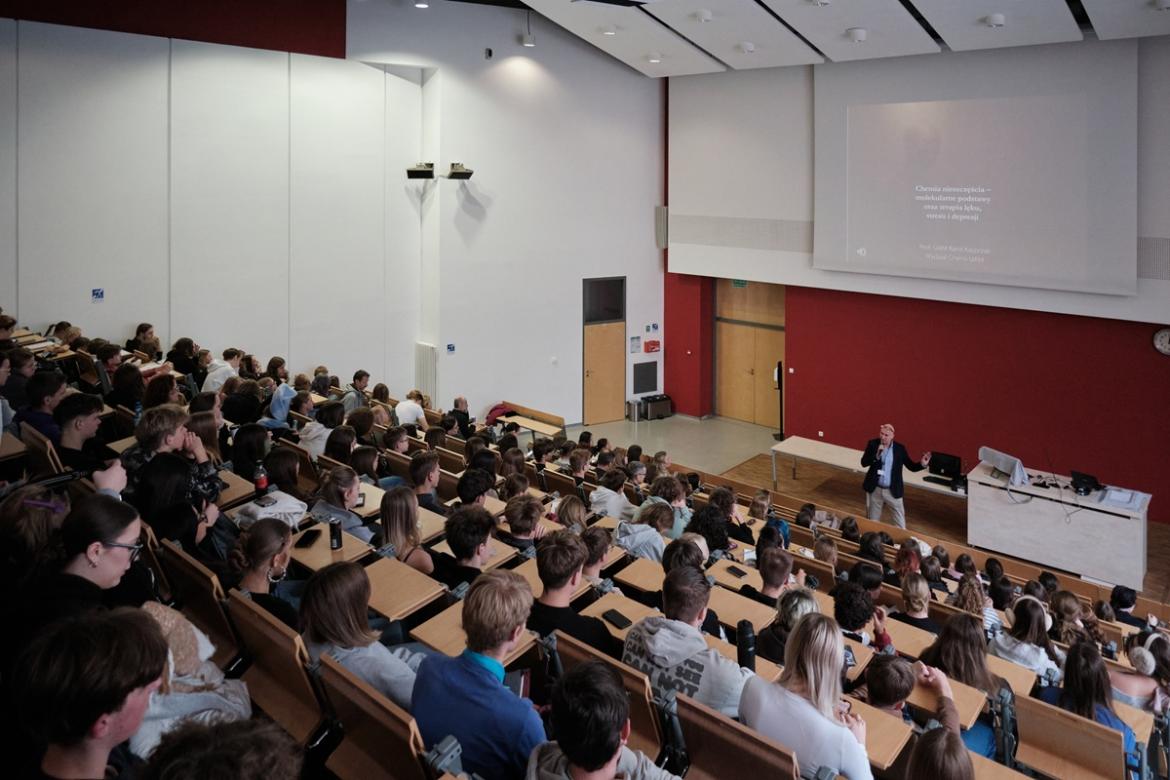Wykład prof. Karola Kacprzaka na Wydziale Chemii UAM