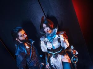 Anna Stanik i Dorian Sobołtyński (pseudonim Helper) w strojach z gry Dragon Age The VeilGuard, dzięki którym wygrali pyrkonową Maskaradę, fot Wicked Vision