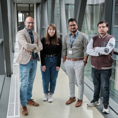 Zespół naukowców z CZT UAM, od lewej: prof. Artur R. Stefankiewicz, Agnieszka Bajer, dr Venkateswarulu Mangili, Sidharth Walia, fot. Władysław Gardasz   
