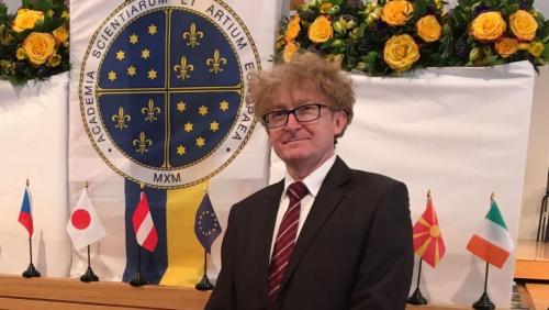 Prof. Sławomir Piontek