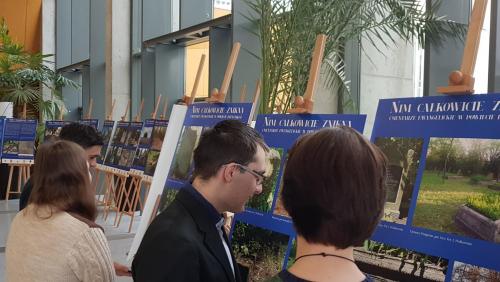 Wystawa „Nim całkowicie znikną. Cmentarze ewangelickie w Poznaniu i powiecie poznańskim”