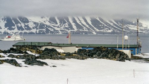 Spitsbergen, Hornsund Polish Arctic Station, fot. Jerzy Strzelecki, Wikipedia Commons