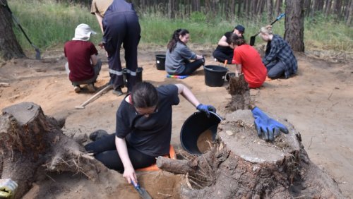 Prof. Andrzej Michałowski kontynuuje wykopaliska w Mirosławiu