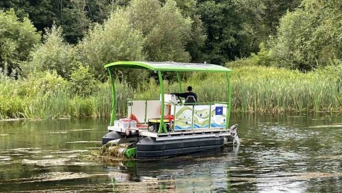 Na zdjęciu prototyp do zbioru biomasy glonów ze zbiorników słodkowodnych .