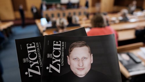 Okładka Życia Uniwersyteckiego. Fot. Adrian Wykrota