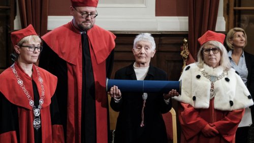 Wnuczka Marii Curie - prof. Hélène Langevin-Joliot odebrała dyplom honorowy podczas uroczystości w Auli Lubrańskiego, fot. Adrian Wykrota