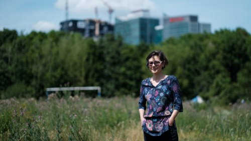 Prof. Monika Bakke na dawnym stadionie Fot. Adrian Wykrota