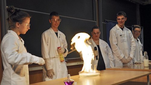 Zdjęcie z Ogólnopolskiego Festiwalu Nauki Przyrodnicze na Scenie, który odbył się na Wydziale Fizyki