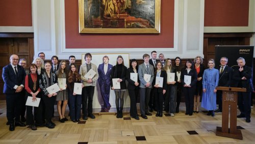 Laureaci ze stypendiami im. dr. Jana Kulczyka, fot. Władysław Gardasz