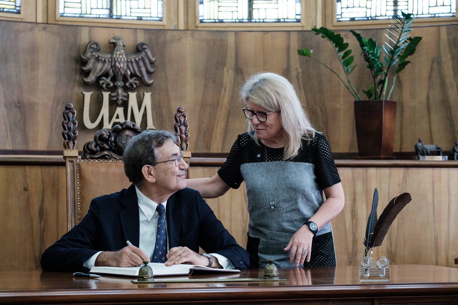 Doktor honoris causa UAM Orhan Pamuk i Pani Rektor prof. Bogumiła Kaniewska