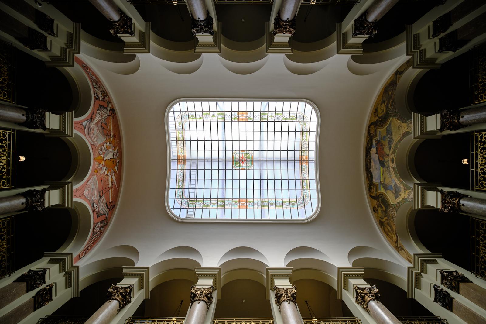 Witraż w Collegium Maius UAM. fot. Władysław Gardasz