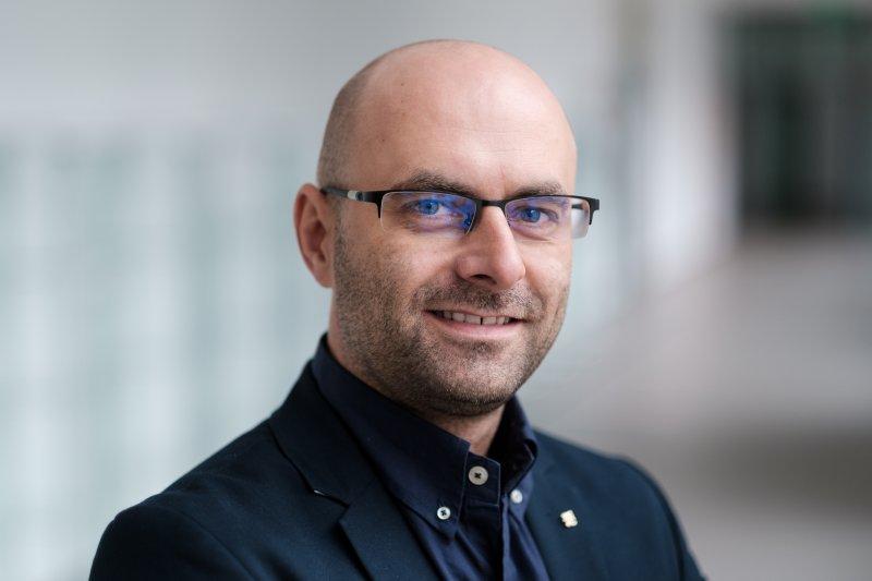 prof.  Artur Stefankiewicz