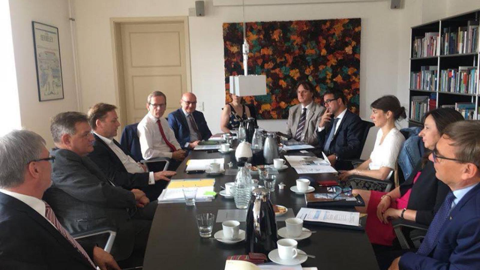 W dniach 21-22 czerwca b.r. na Uniwersytecie w Poczdamie odbyły się rozmowy pomiędzy Universität Potsdam, Université de Versailles, UAM i Uniwersytetem Ekonomicznym w Poznaniu. 