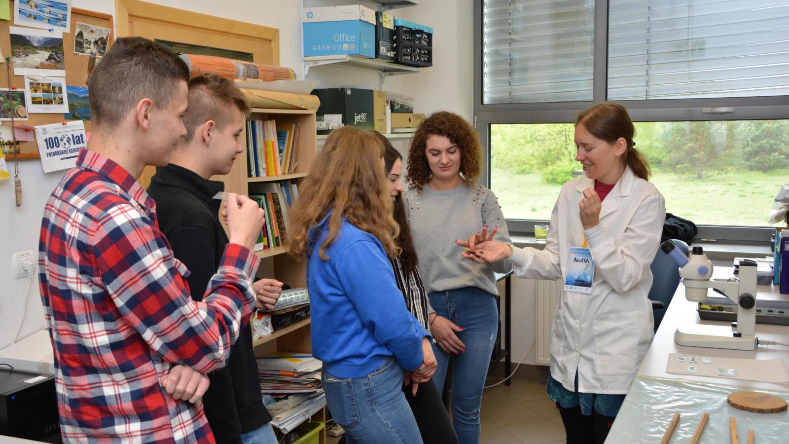 Warsztaty dla młodzieży pt. „Dzień polarny - tam, gdzie słońce nie zachodzi"