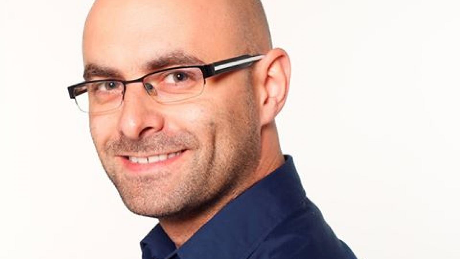 prof. UAM dr hab. Artur R. Stefankiewicz