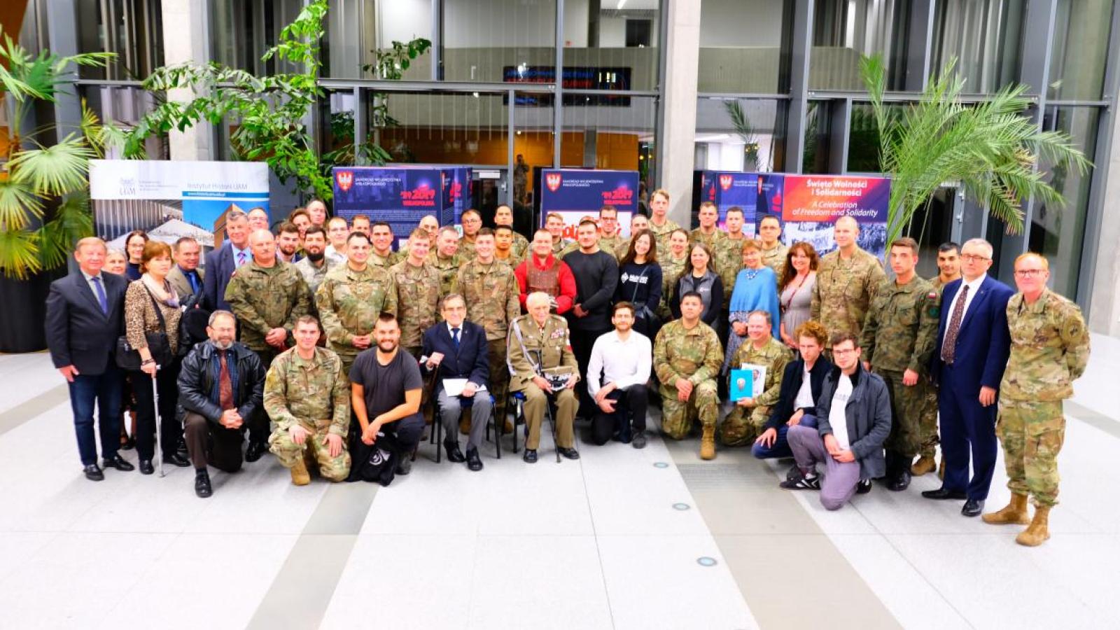 Weterani Powstania Warszawskiego w Historicum