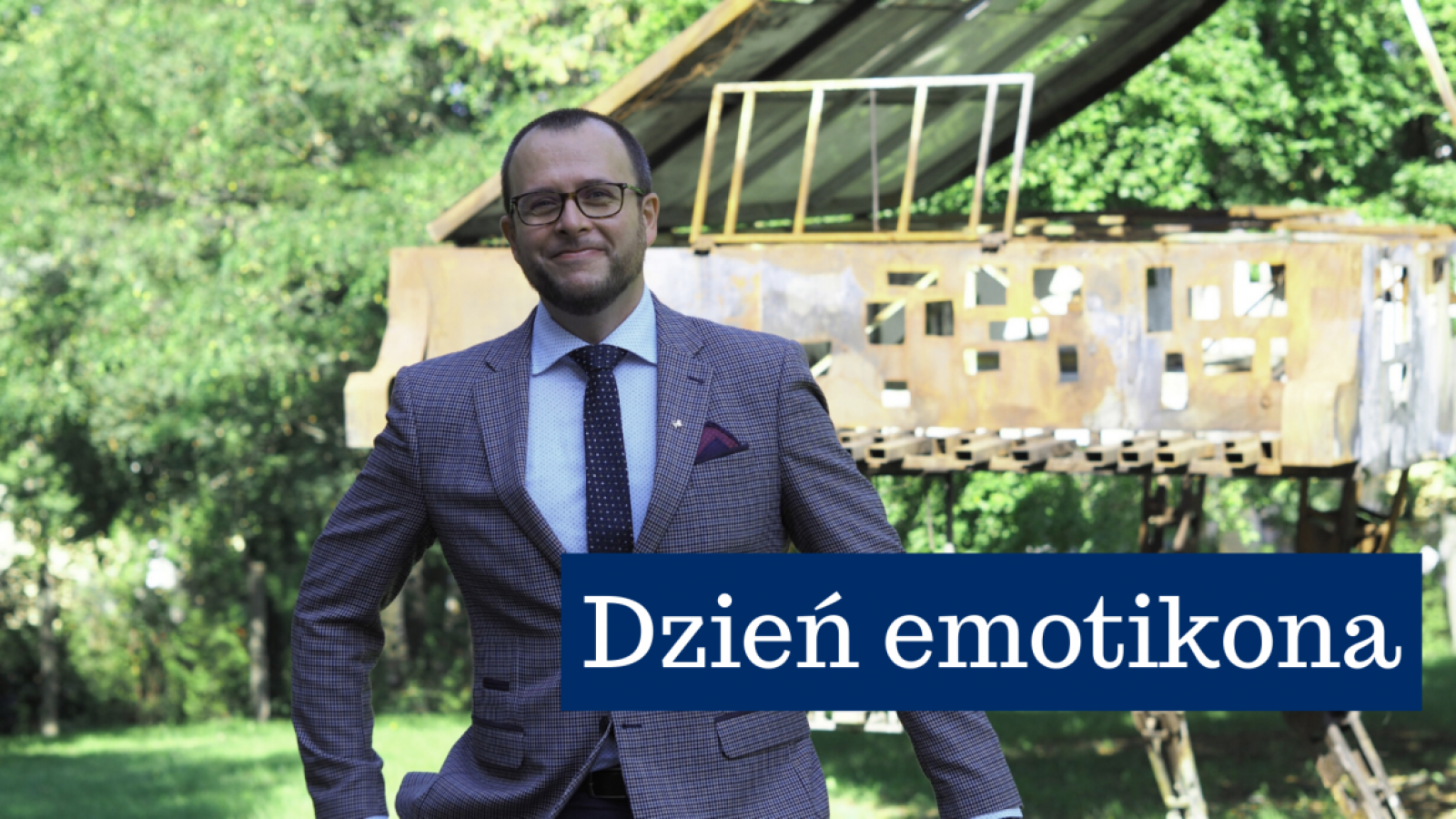 Dzień emotikona. Dr Łukasz Rogowski