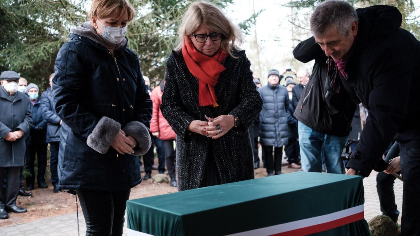 Odsłonięto głaz poświęcony prof. Stanisławowi Lorencowi, fot. Adrian Wykrota