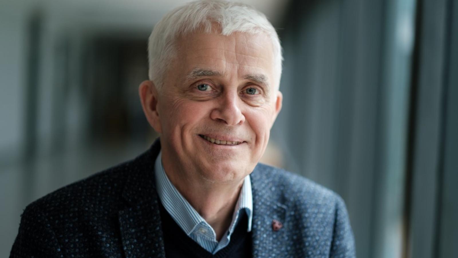 Prof. Mirosław Loba