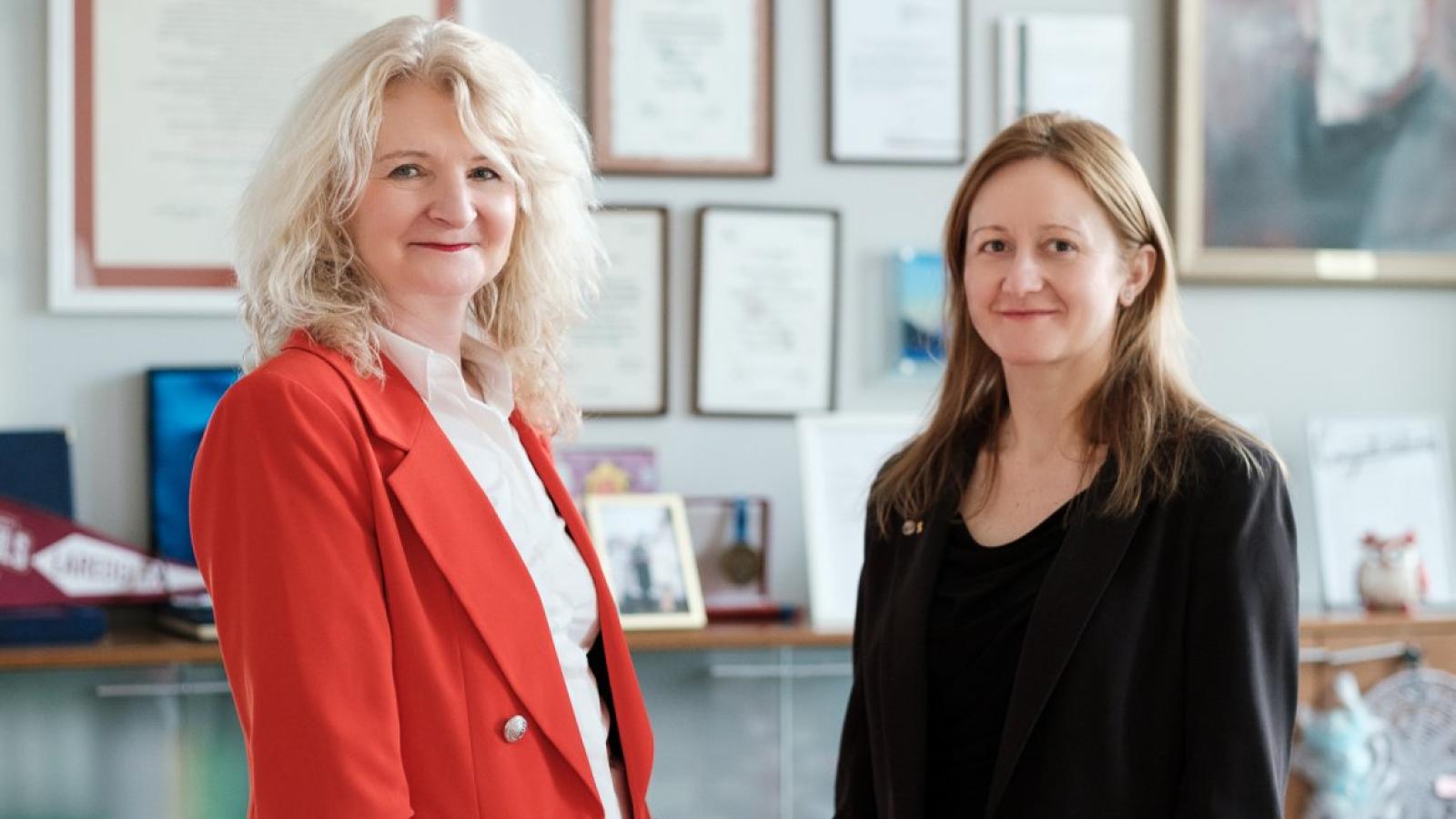 prof. dr hab. Katarzyną Dziubalską-Kołaczyk, prof. UAM dr hab. Joanną Pawelczyk