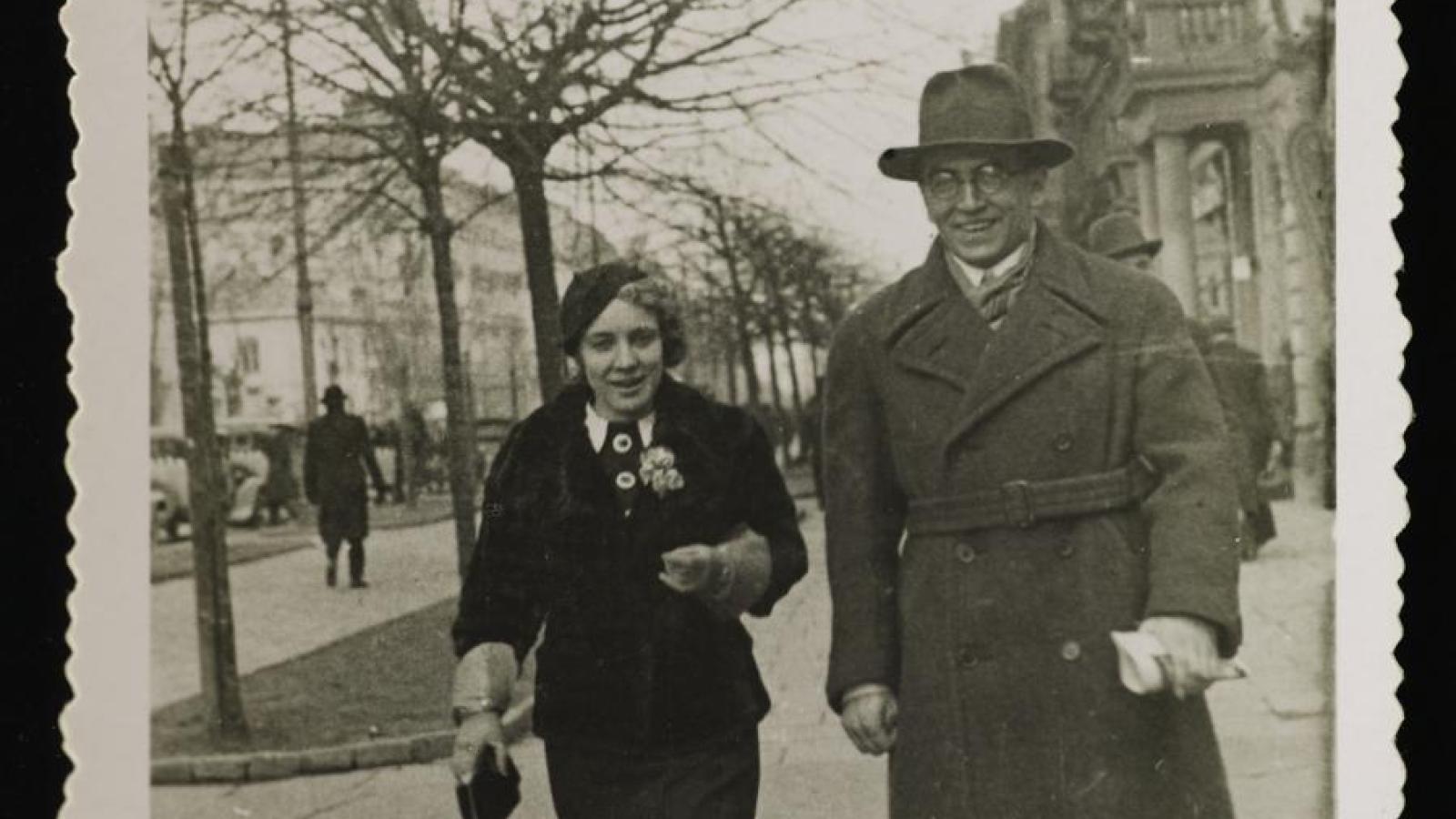 Henryk Zygalski ze znajomą w Warszawie, 1934 rok. Ze zbiorów Centrum Szyfrów Enigma 