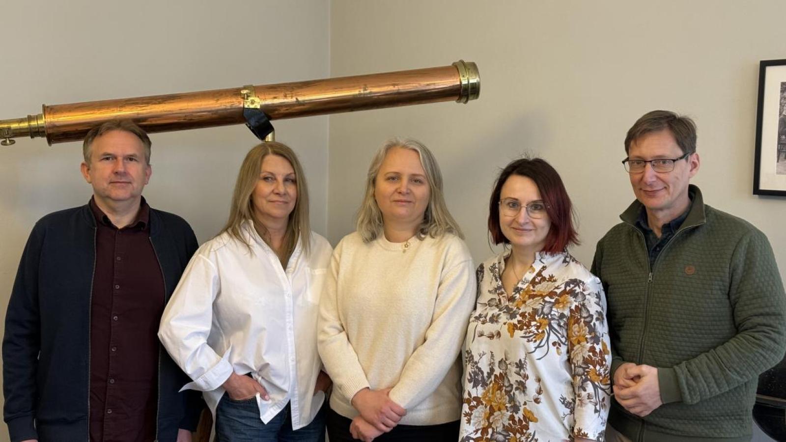 Prof. UAM Przemysław Bartczak, prof. UAM Agnieszka Kryszczyńska, prof. UAM Dagmara Oszkiewicz, dr Edyta Podlewska-Gaca z Instytutu Obserwatorium Astronomicznego oraz prof. Witold Szczuciński z Instytutu Geologii