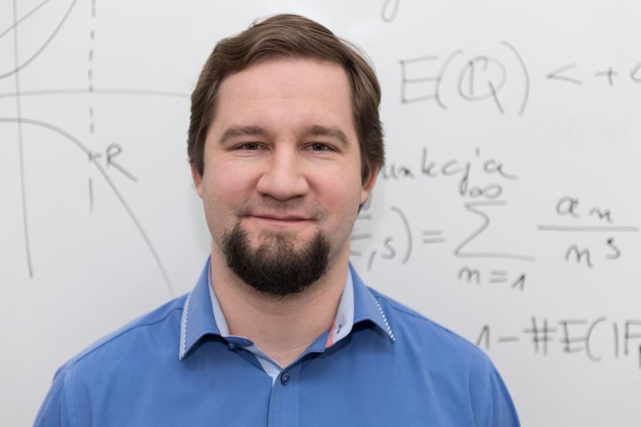 dr Bartosz Naskręcki