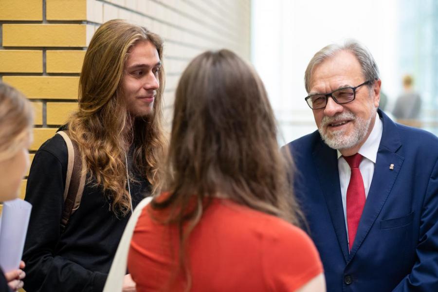 Na Dniu Kandydata pojawił się rektor Andrzej Lesicki. Fot. Adrian Wykrota