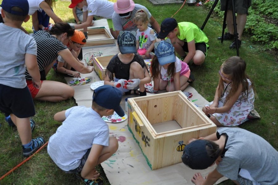 Zdjęcia Fundacji Pszczoła, Agnieszki Hubeny-Żukowskiej i Rafała Tomczyka