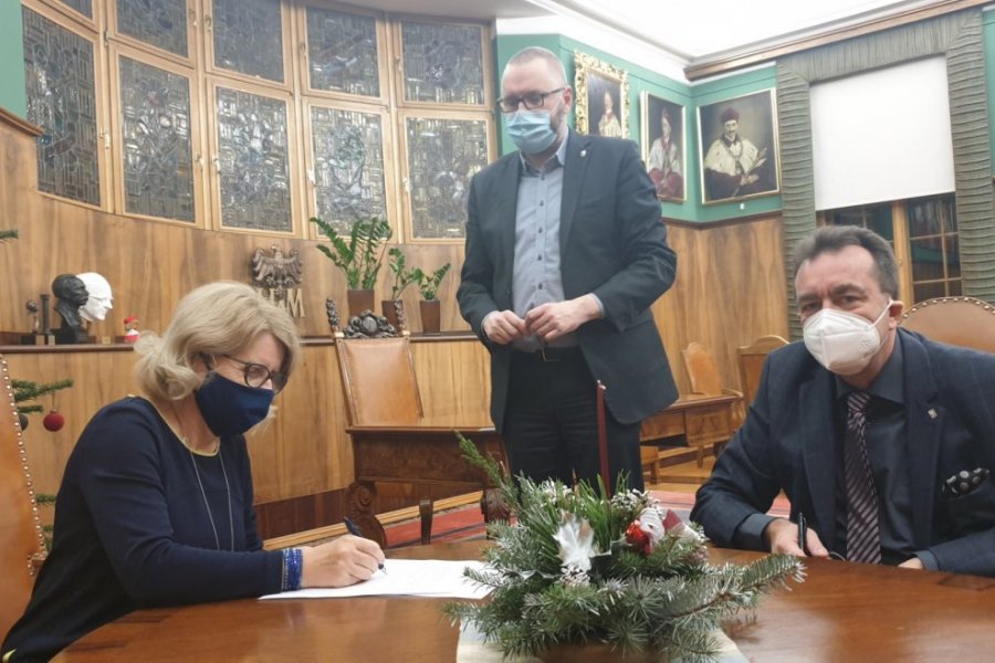 Podpisanie umowy przedwstępnej w sprawie nowej siedziby IHS