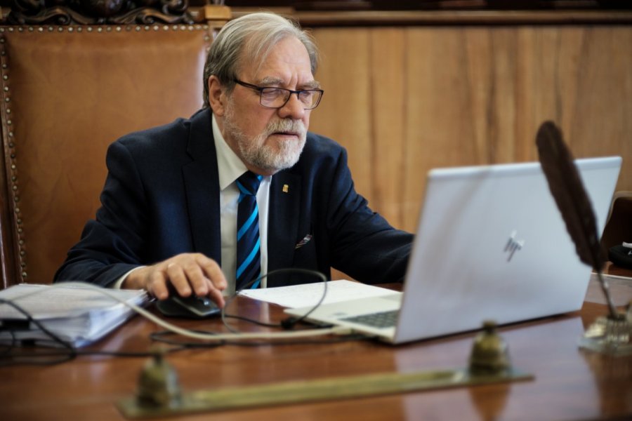 prof. Andrzej Lesicki