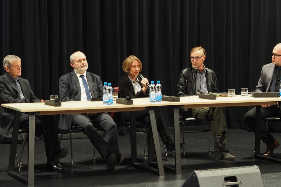 Debata w Opelnicy. Fot. Jagoda Haloszka