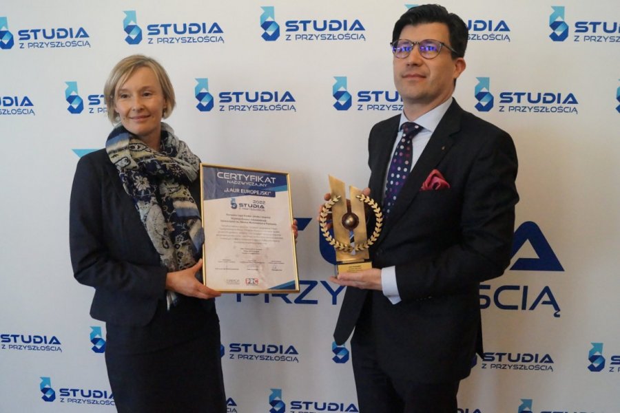 Kierunek European Legal Studies (studia I stopnia), prowadzony na Wydziale Prawa i Administracji został nagrodzony w 7. edycji Ogólnopolskiego Programu Akredytacji Kierunków Studiów „Studia z przyszłością”.