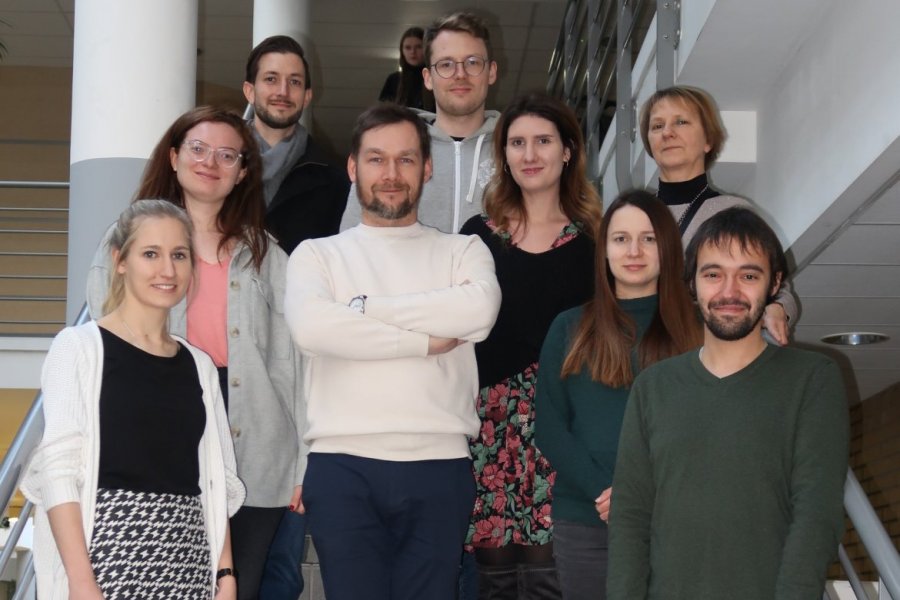 Prof. Piotr Ziółkowski z zespołem