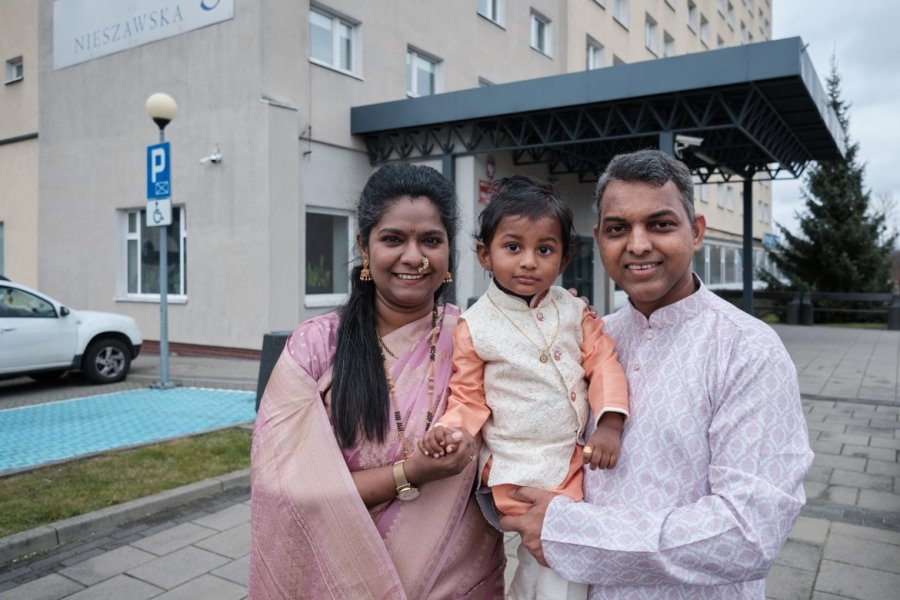 Dr Sanjay Sahare z rodziną, fot. Władysław Gardasz