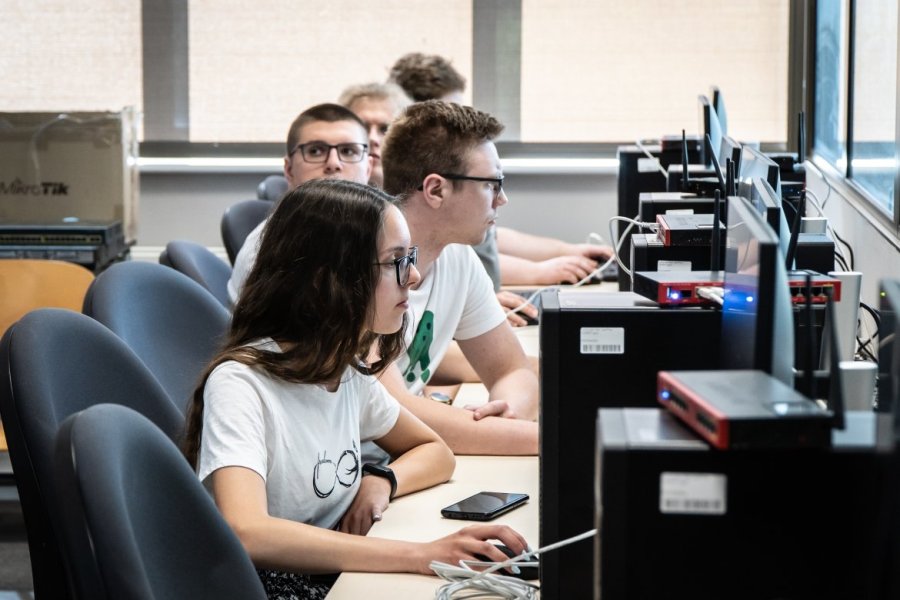 Nadnotecki Instytut UAM