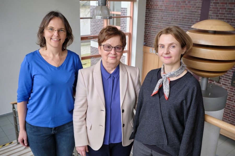 Prof. UAM Emilia Soroko, prof. Lidia Cierpiałkowska i dr Dominika Górska   Fot. Władysław Gardasz